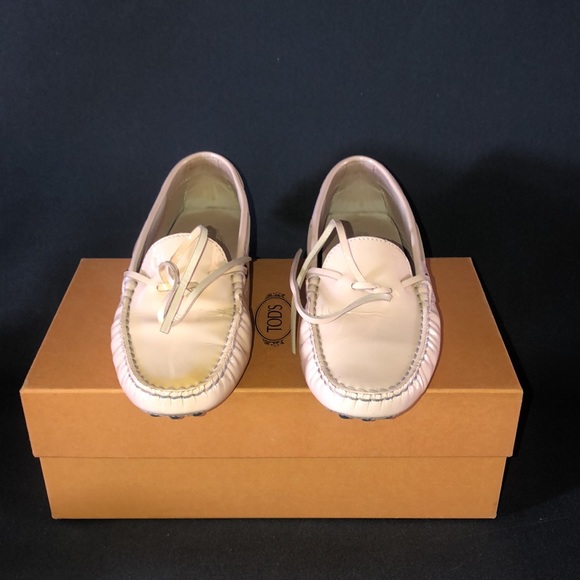 TODS Light Pink Patent Driving Moccasins SZ.7 - Picture 2 of 7